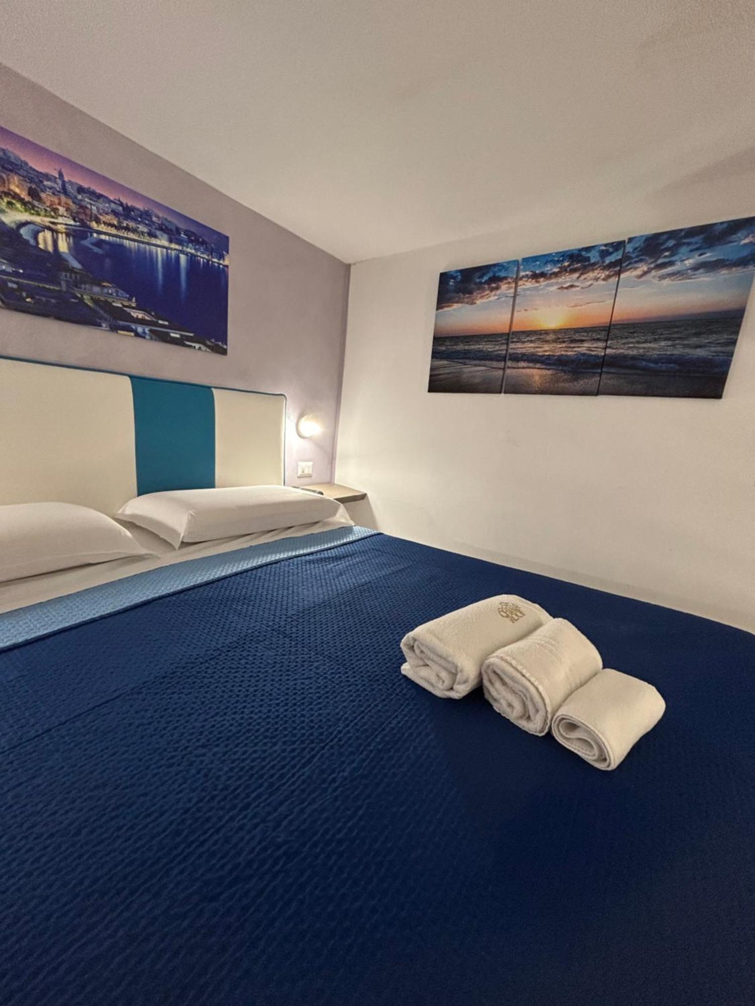 Chiaia Roof Bed & Breakfast Наполи Екстериор снимка
