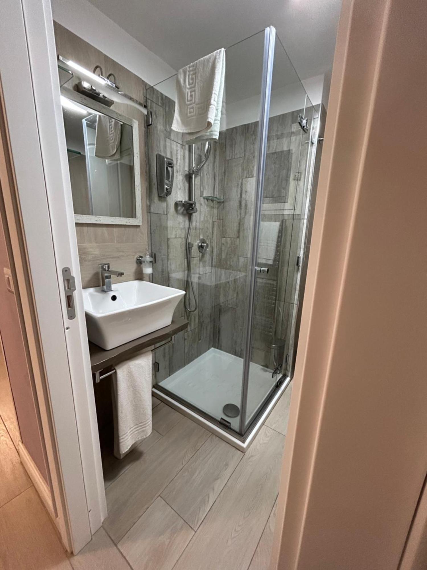 Chiaia Roof Bed & Breakfast Наполи Екстериор снимка