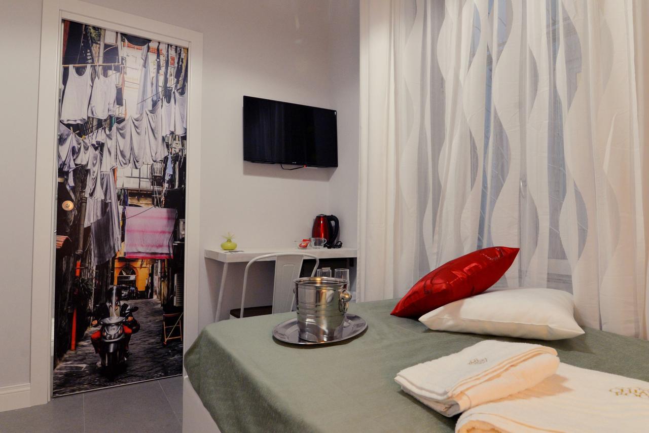 Chiaia Roof Bed & Breakfast Наполи Екстериор снимка