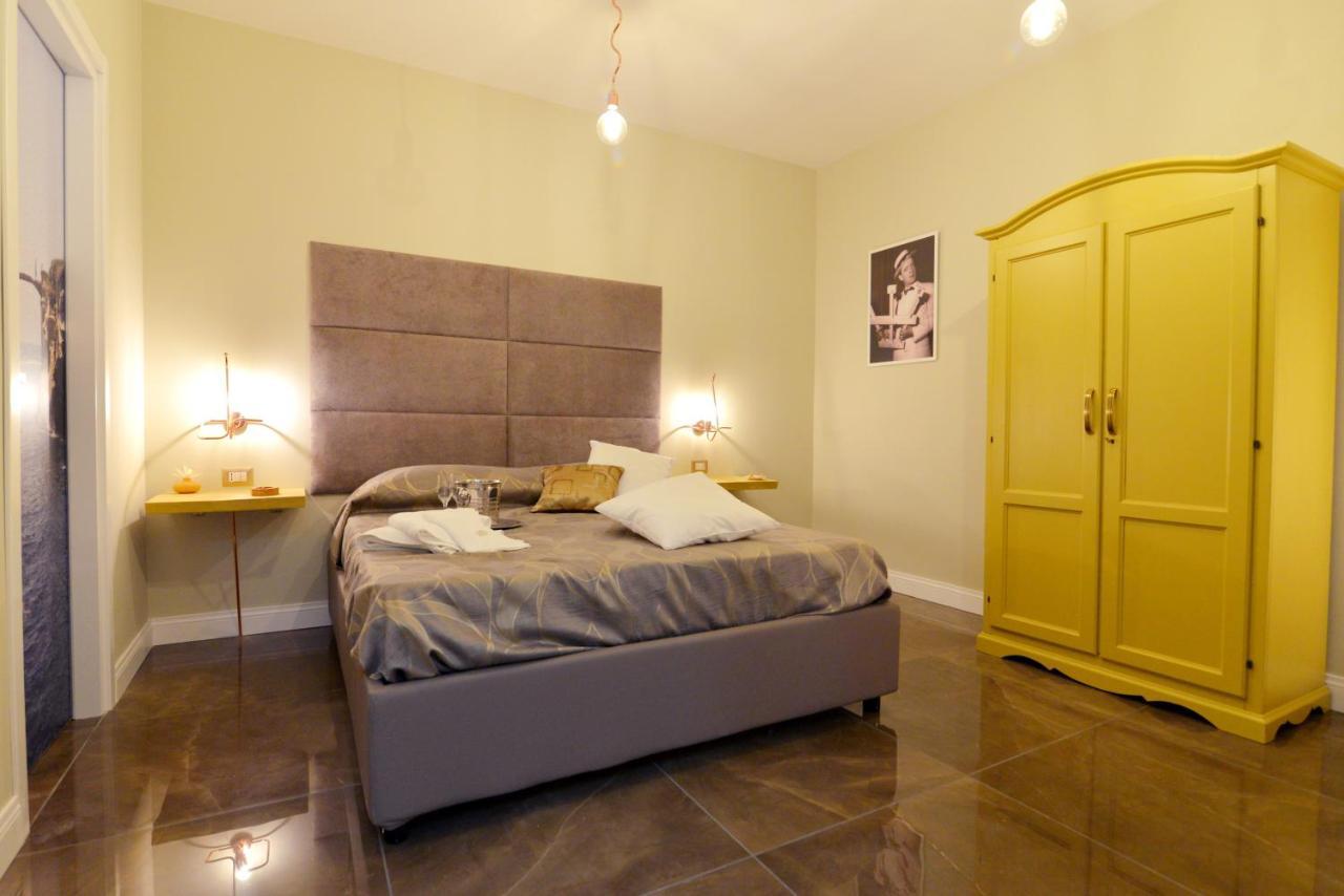 Chiaia Roof Bed & Breakfast Наполи Екстериор снимка